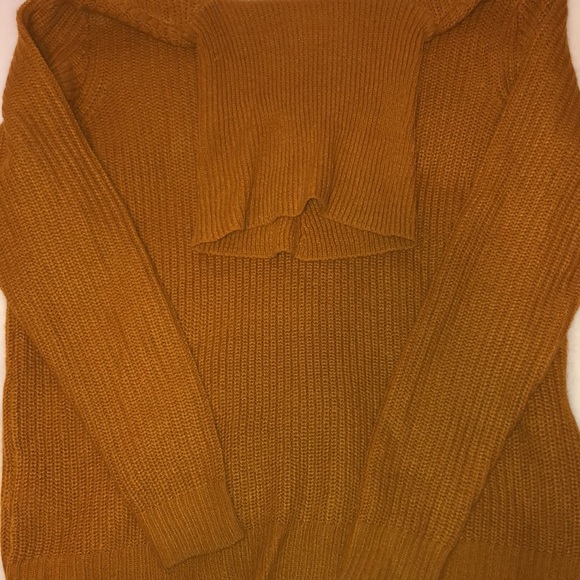 2 turtleneck long sleeves bundle 🤍🧡 - Picture 9 of 9